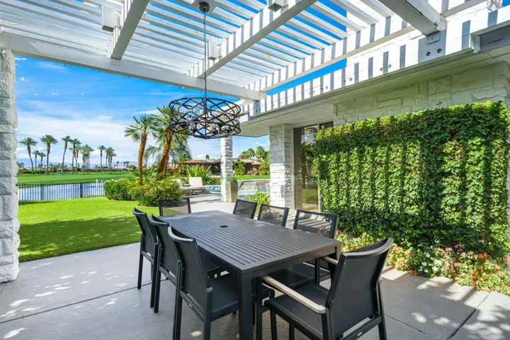Pergola dining area