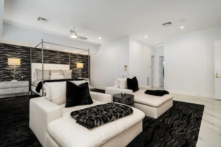 Primary bedroom sitting/TV area