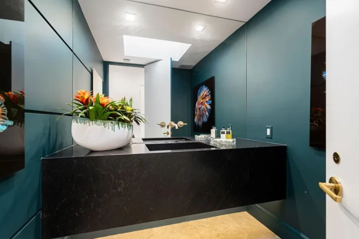 Powder room