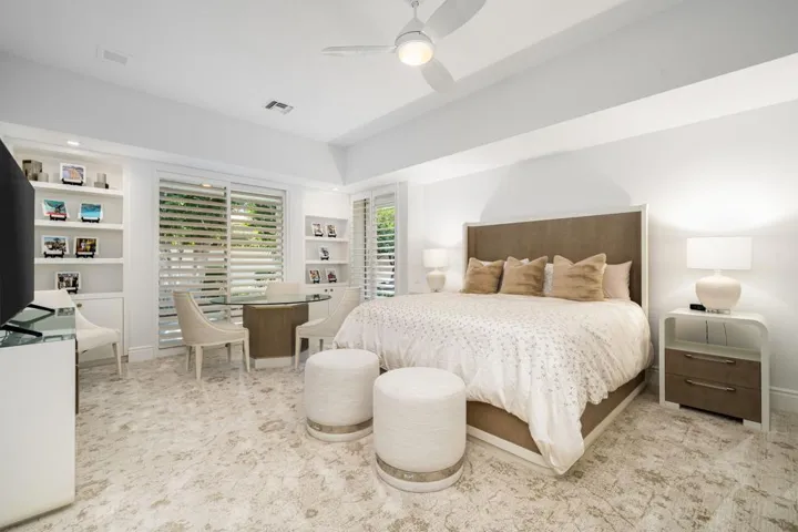 Guest bedroom #1