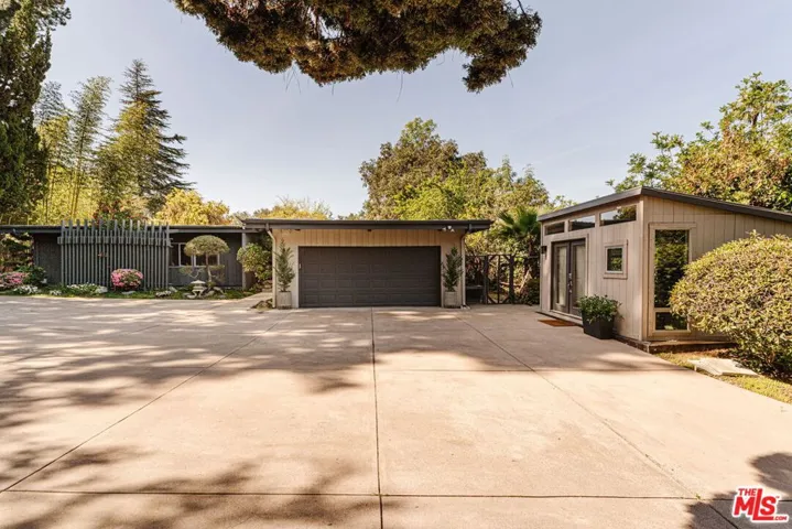 3493 Valley Meadow Road, Sherman Oaks, California 91403
