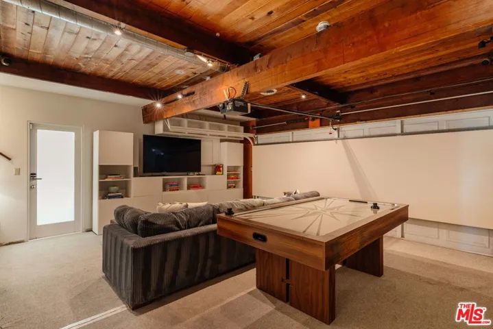 3493 Valley Meadow Road, Sherman Oaks, California 91403