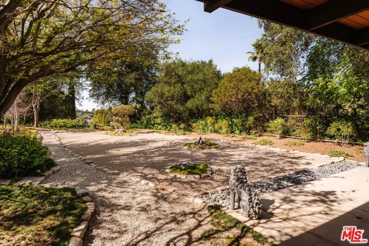 3493 Valley Meadow Road, Sherman Oaks, California 91403