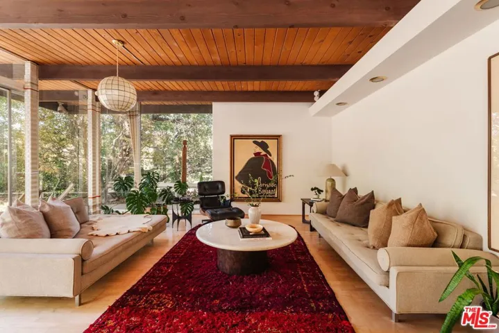 3493 Valley Meadow Road, Sherman Oaks, California 91403
