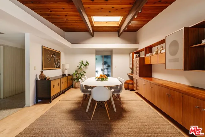 3493 Valley Meadow Road, Sherman Oaks, California 91403