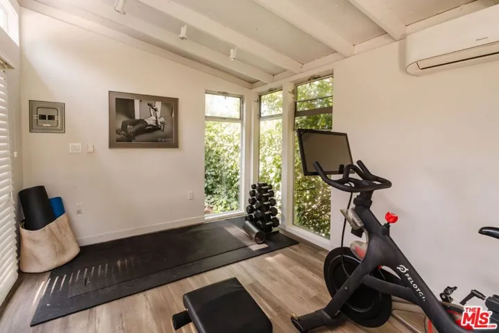 3493 Valley Meadow Road, Sherman Oaks, California 91403