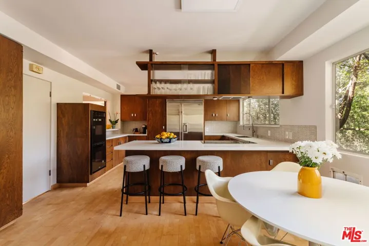 3493 Valley Meadow Road, Sherman Oaks, California 91403