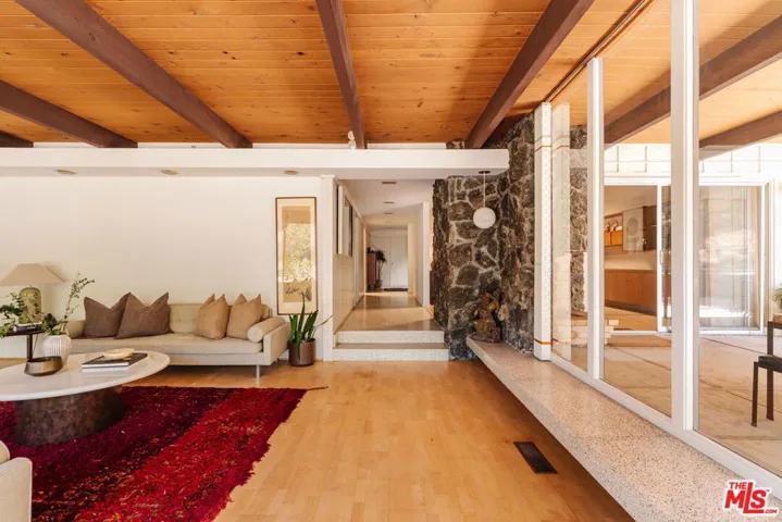 3493 Valley Meadow Road, Sherman Oaks, California 91403