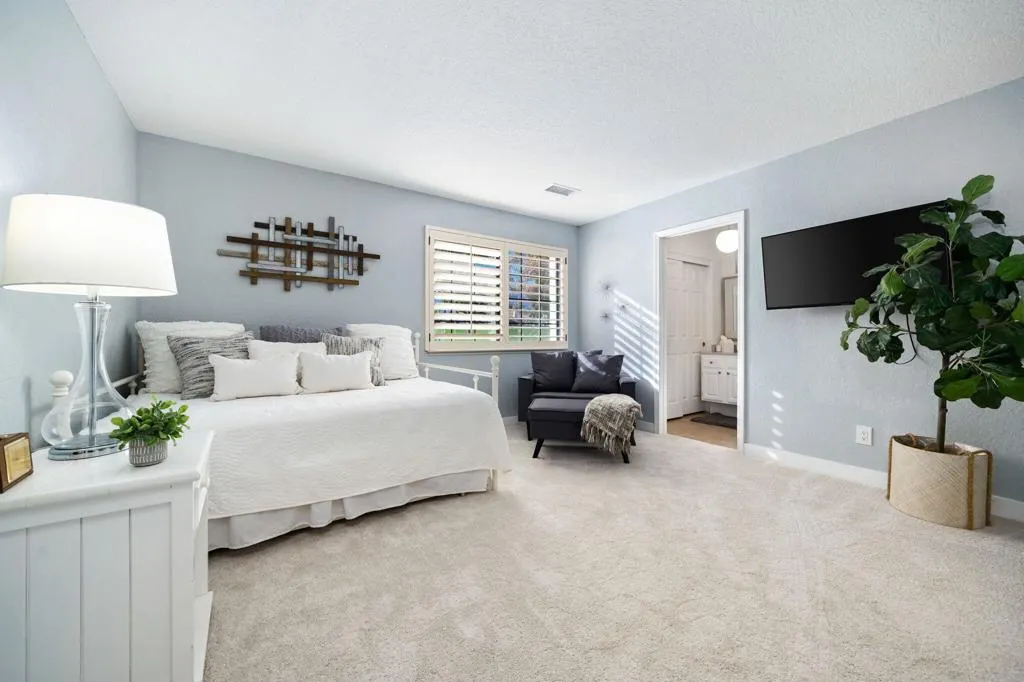 41-web-or-mls-DKCalliandra_2022_041