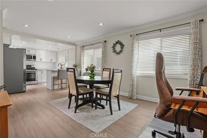 412 Burchett 17, Glendale, California 91203