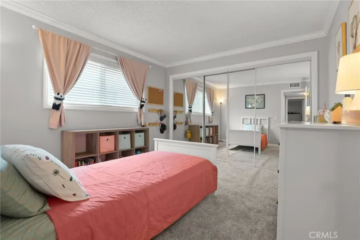 412 Burchett 17, Glendale, California 91203