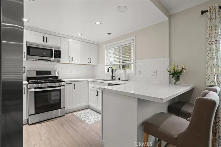 412 Burchett 17, Glendale, California 91203
