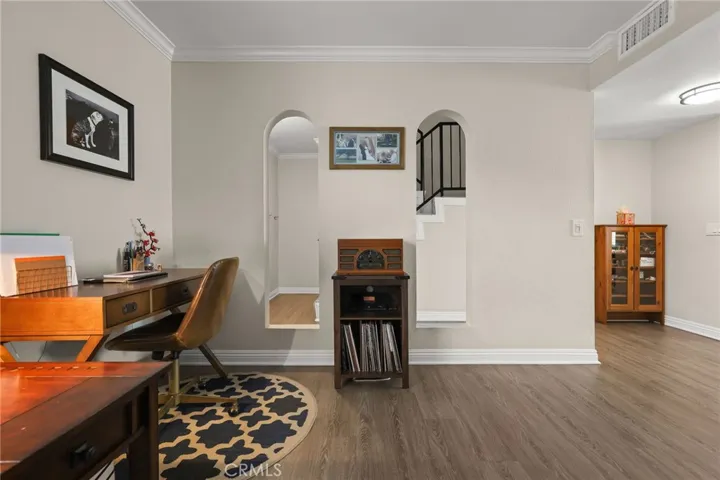 412 Burchett 17, Glendale, California 91203