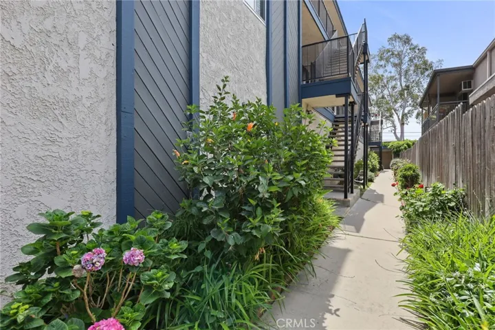 412 Burchett 17, Glendale, California 91203