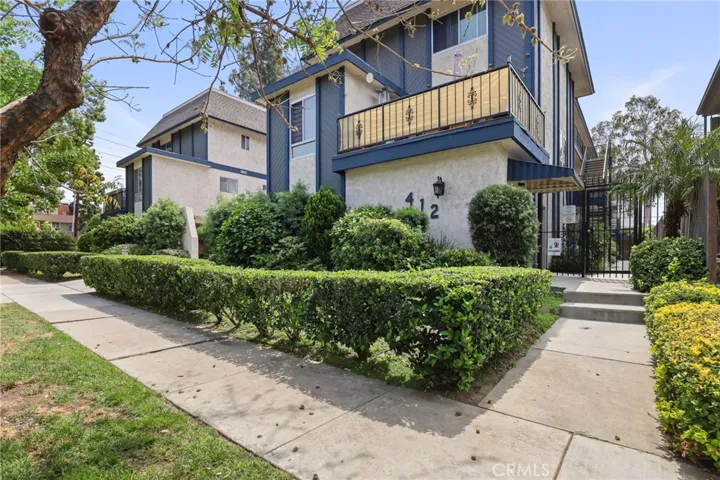 412 Burchett 17, Glendale, California 91203