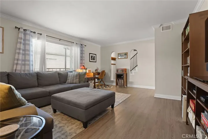 412 Burchett 17, Glendale, California 91203