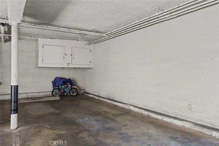 412 Burchett 17, Glendale, California 91203