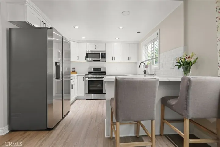 412 Burchett 17, Glendale, California 91203