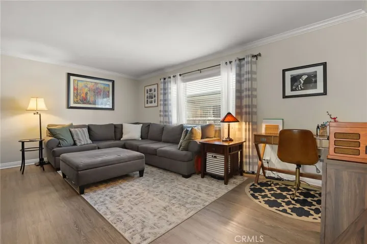 412 Burchett 17, Glendale, California 91203
