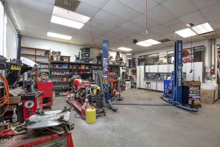 8th-2shop1