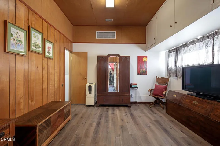 8th-3office