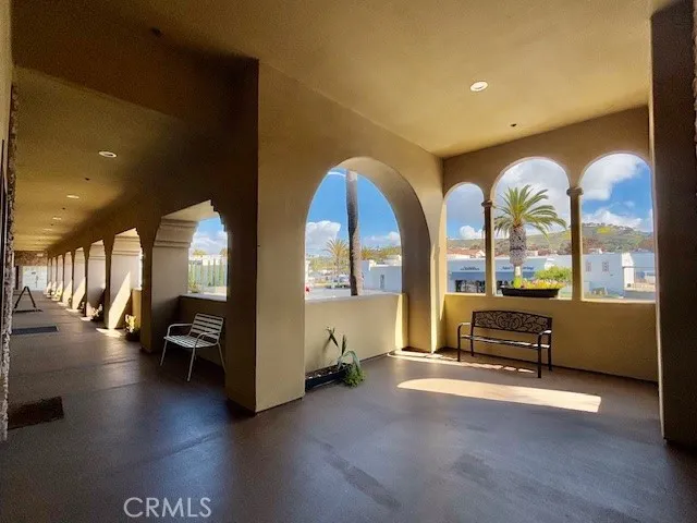 Hallway/Walkway