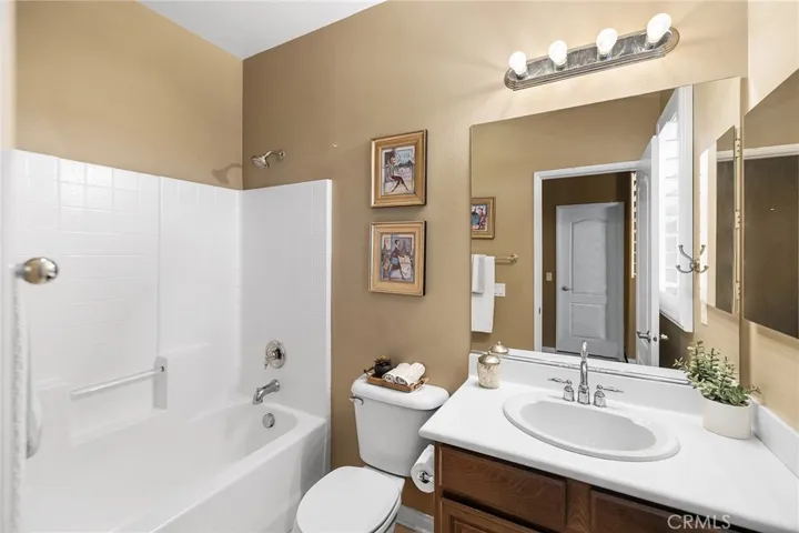 secondary suite bathroom