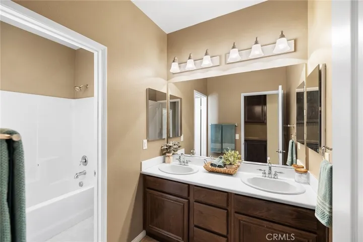 upstairs hall bath