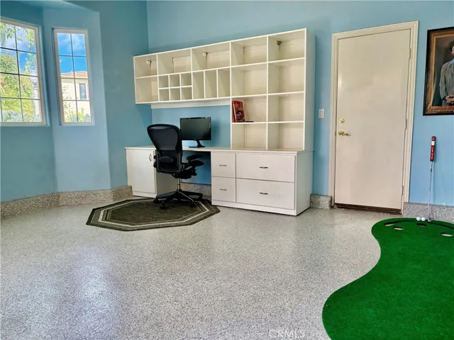 3rd car garage/office/work out area