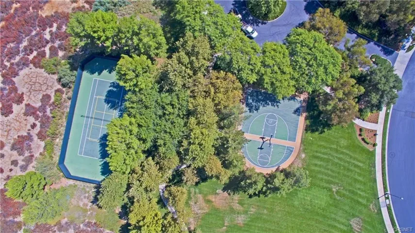 Community tennis/pickleball court