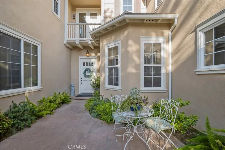 Front door courtyard entrance