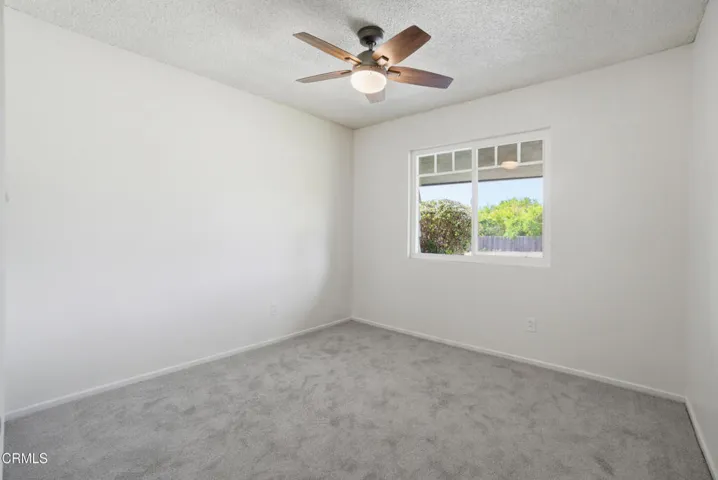 22_bedroom