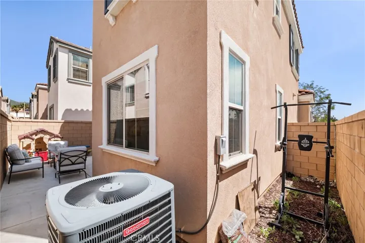 5338 Matera Lane, Fontana, California 92336