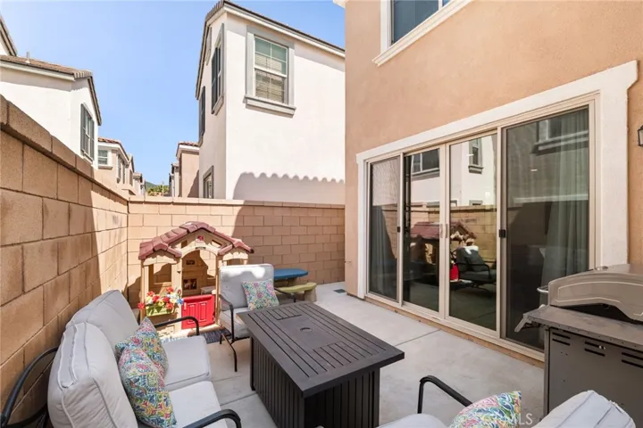 5338 Matera Lane, Fontana, California 92336