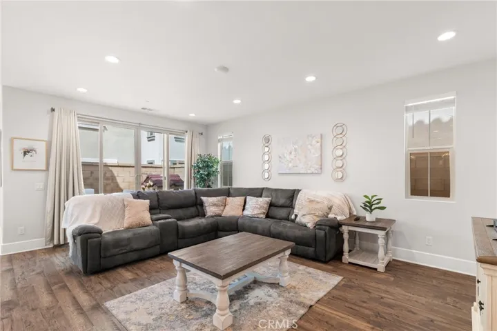 5338 Matera Lane, Fontana, California 92336