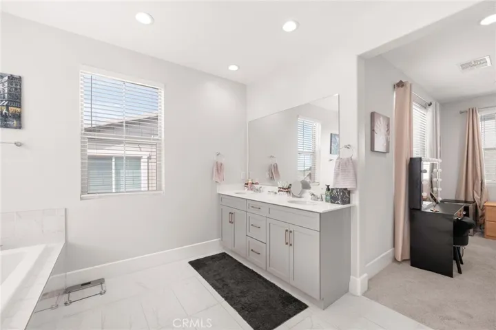 5338 Matera Lane, Fontana, California 92336