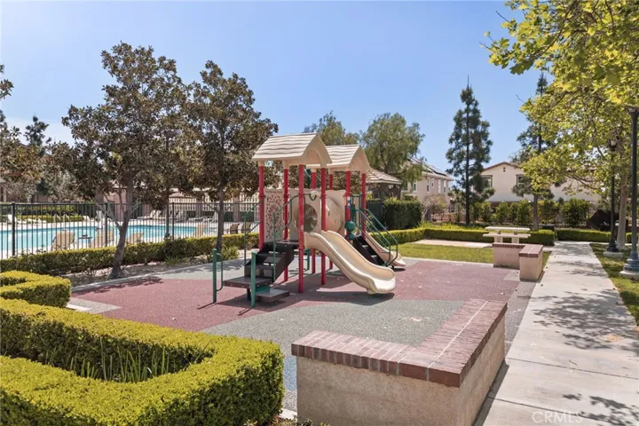 5338 Matera Lane, Fontana, California 92336