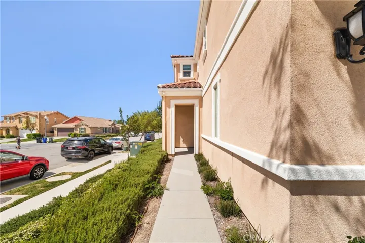 5338 Matera Lane, Fontana, California 92336