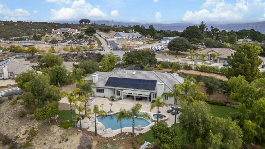 056_055_curb360_real_estate_photography_