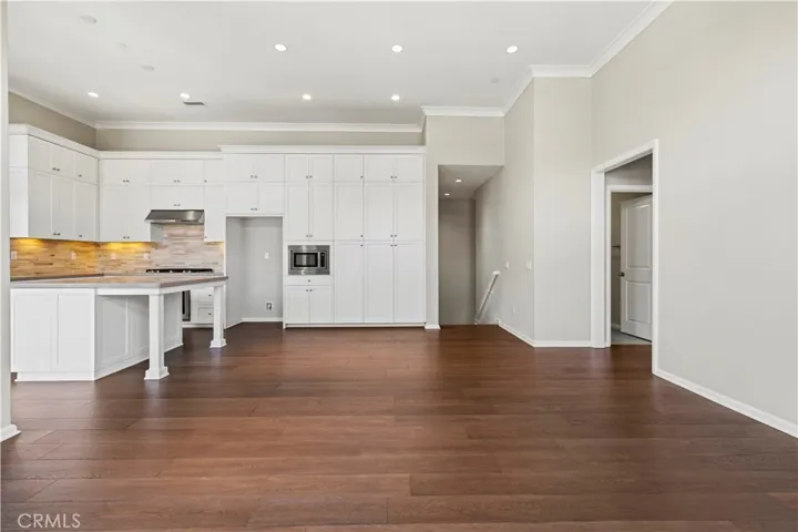 Living/Dining Room - 4