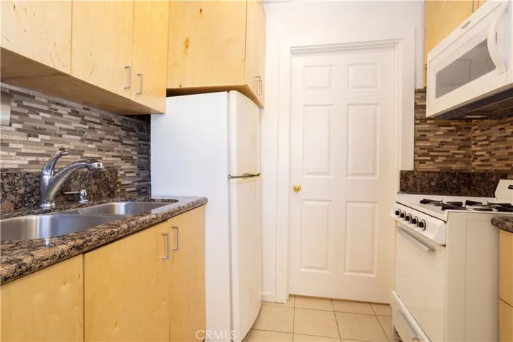 10410 Amigo Avenue A, Porter Ranch, California 91326