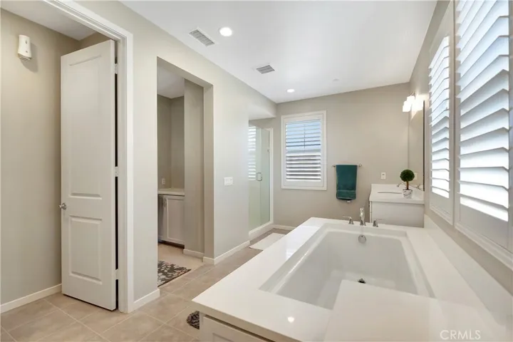 3/4 shower