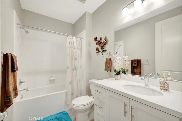 First floor main bathroom