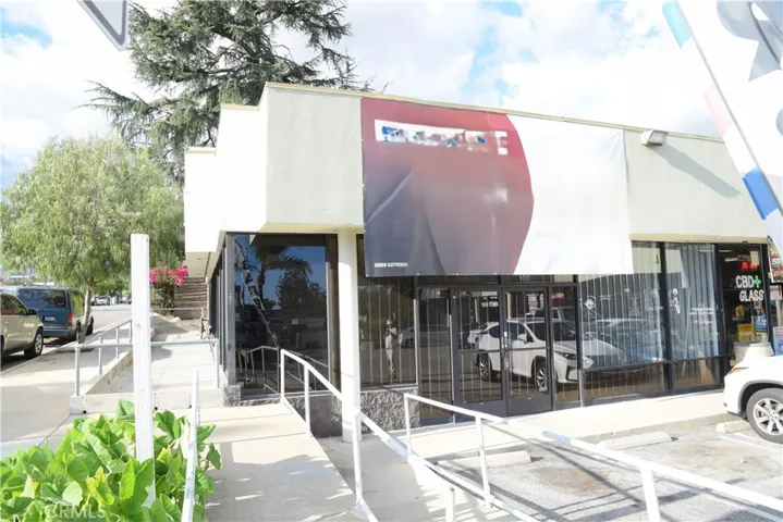 1920 N Lake Avenue 100, Altadena, California 91001