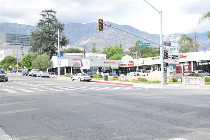 1920 N Lake Avenue 100, Altadena, California 91001