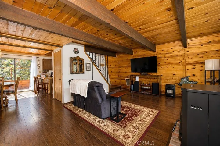 Livingroom from entryway