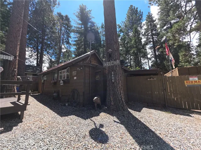 2606 Whispering Pines Way, Running Springs, California 92382