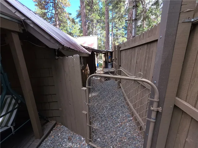 2606 Whispering Pines Way, Running Springs, California 92382