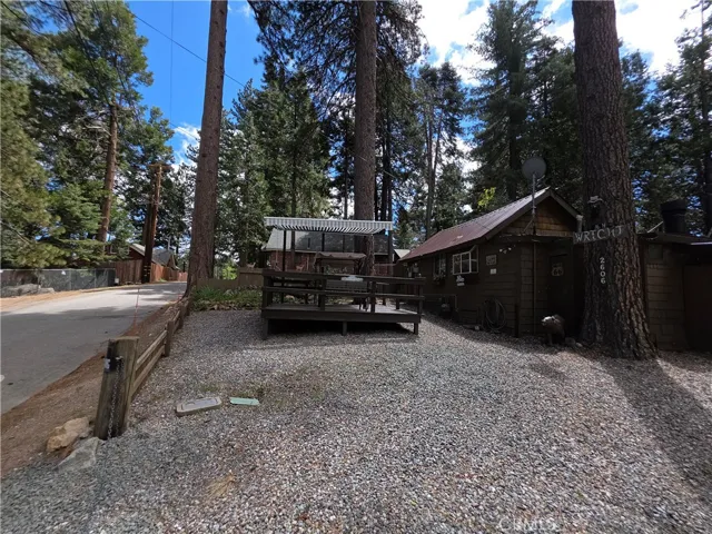 2606 Whispering Pines Way, Running Springs, California 92382