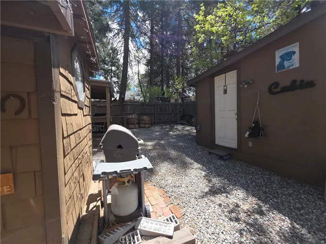 2606 Whispering Pines Way, Running Springs, California 92382